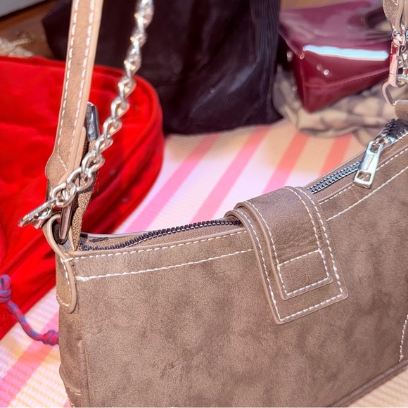 PrettyLittleThing Gray Shoulder Bag with Chain and Cross Accents - Picture 11 of 15